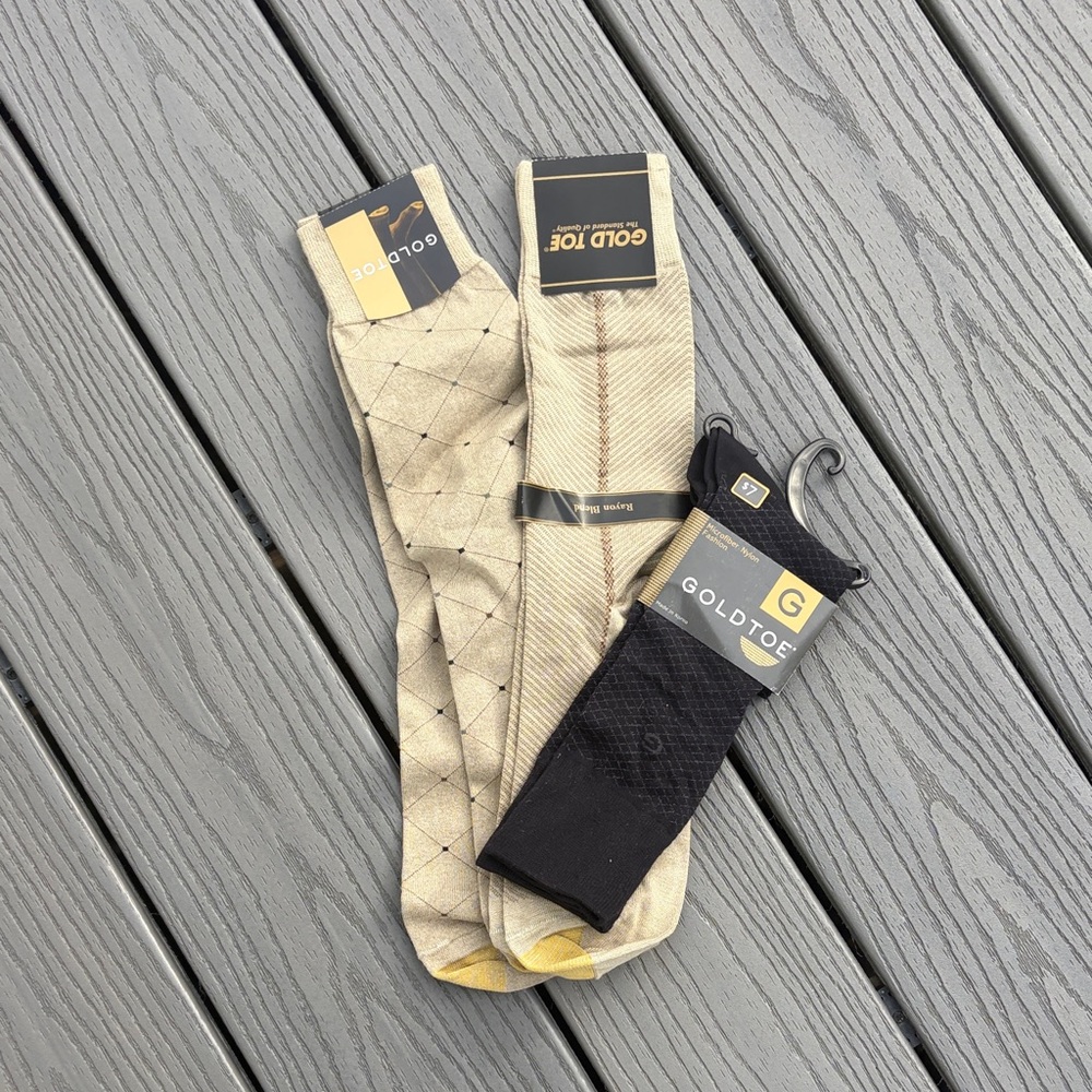❄️ Gold Toe Men's Tan and Black Dress Socks